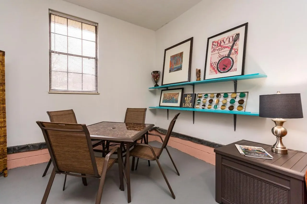 Charming Nashville Home Near Restaurants And Bars!
